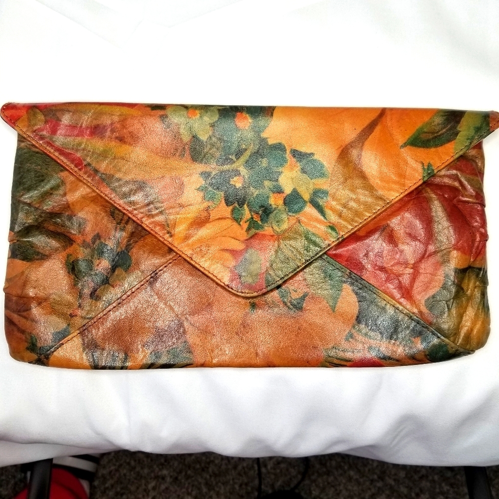 Flower clutch